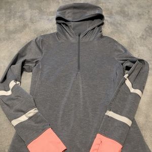EUC GAP active pullover size medium